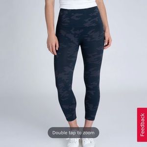 Spanx black camo look at me now seamless 7/8 pant